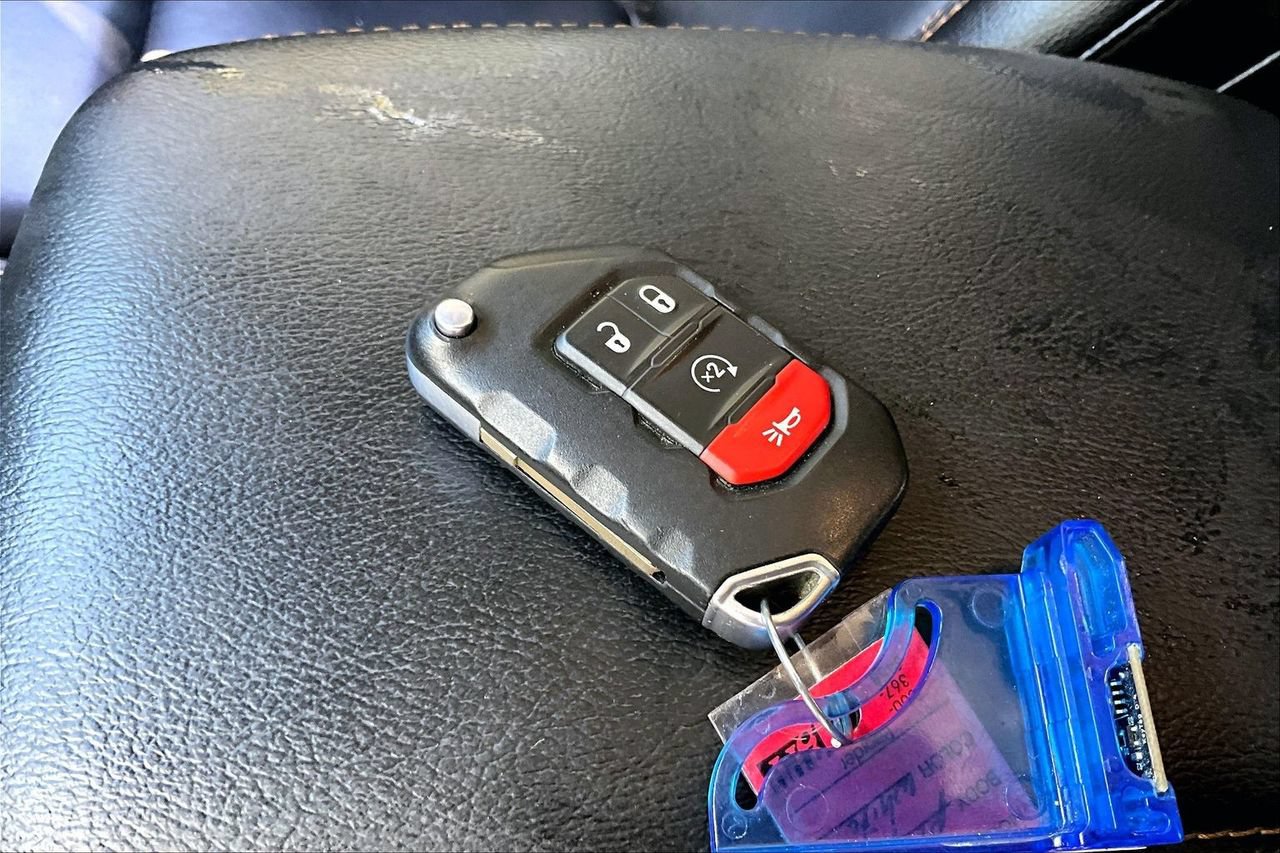Used 2021 Jeep Gladiator Overland AWD/4WD image 35