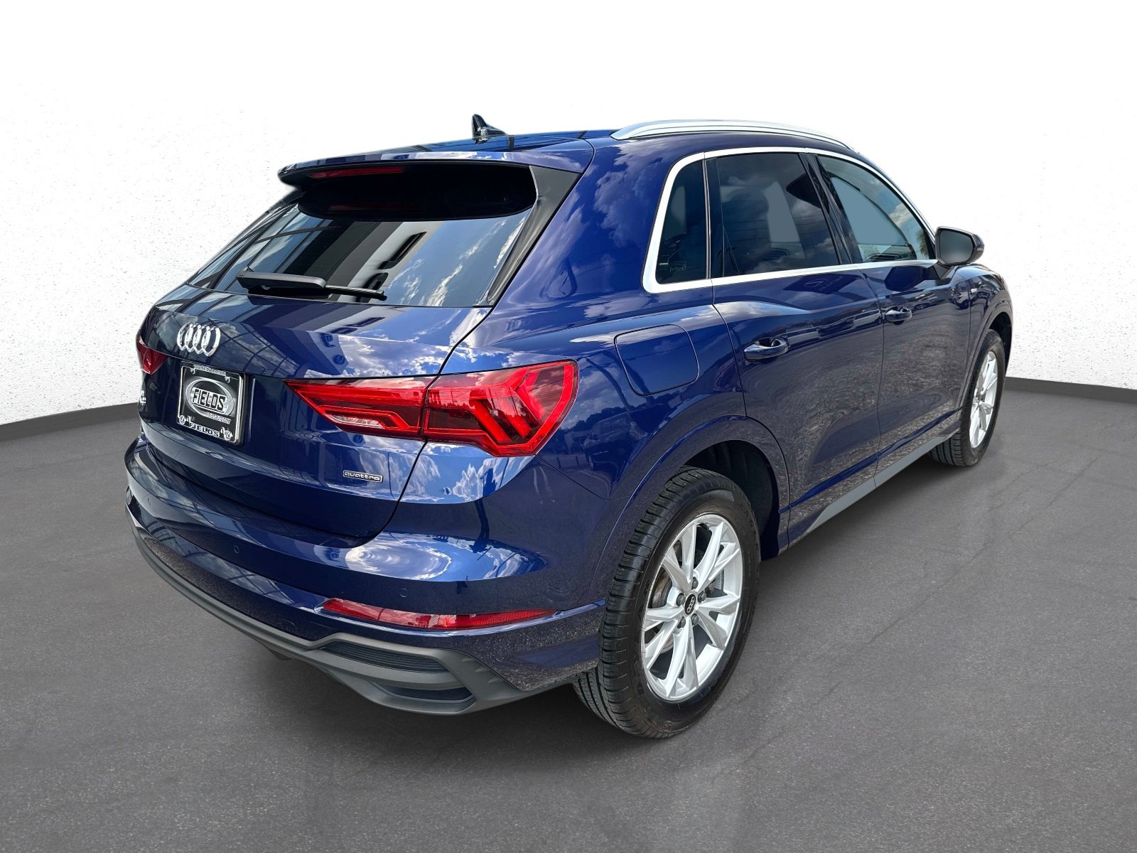 Used 2025 Audi Q3 2.0T Premium w/ Convenience Package AWD/4WD image 3