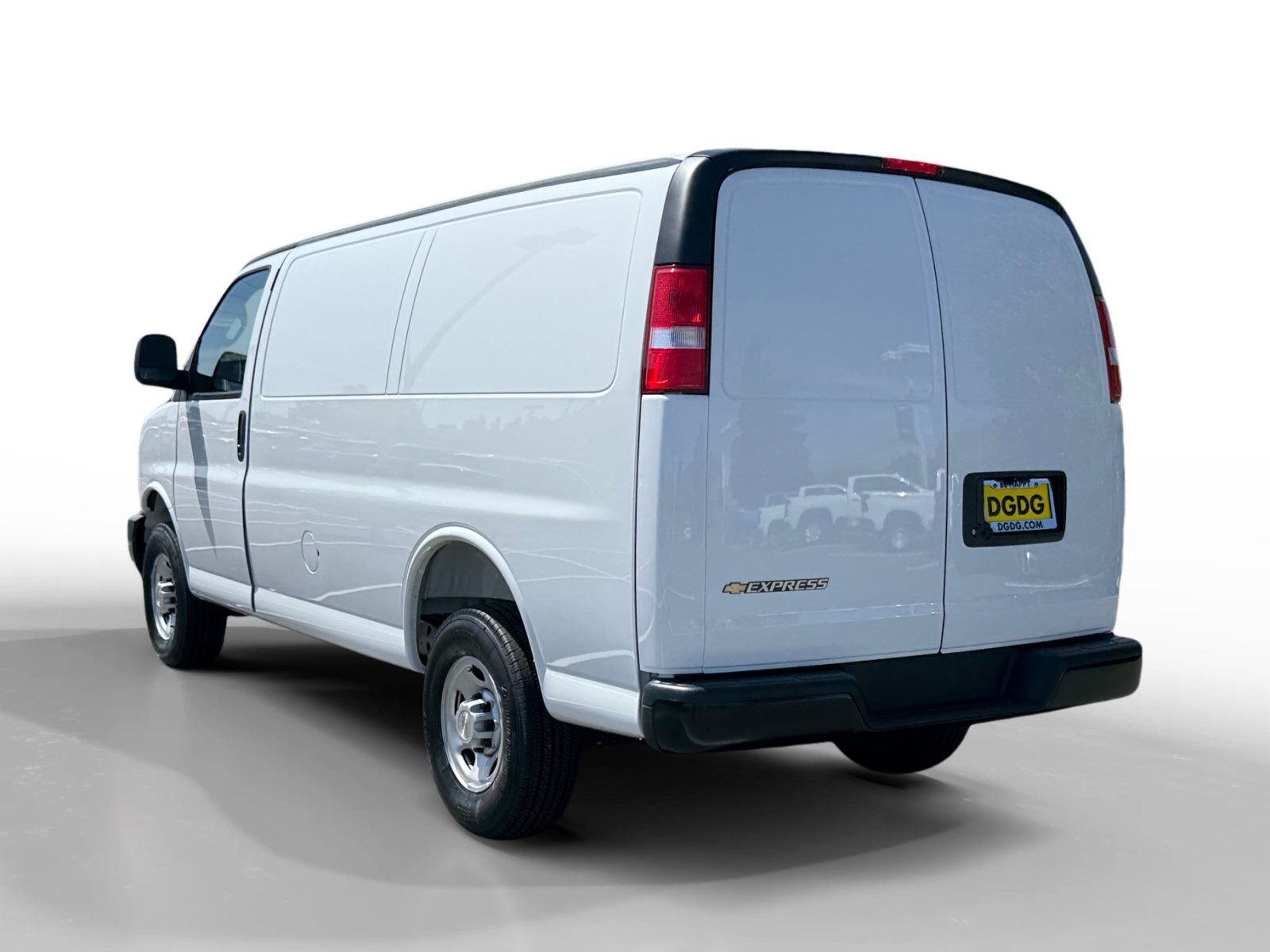 New 2026 Chevrolet Express 3500 RWD image 3
