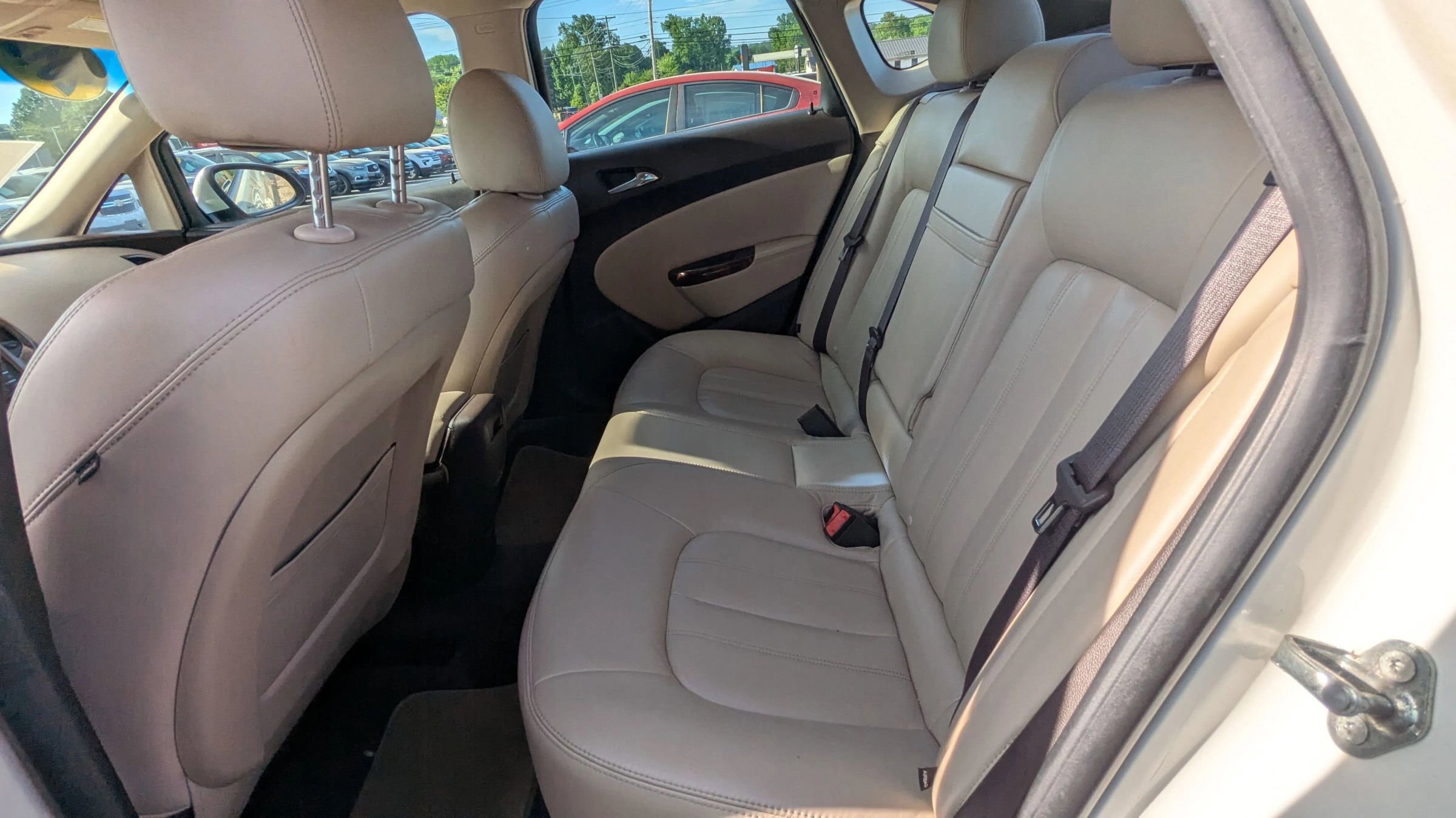 Used 2012 Buick Verano Leather FWD image 12