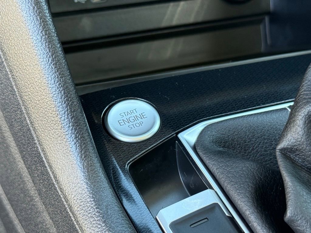 New 2026 Volkswagen Taos SE image 21