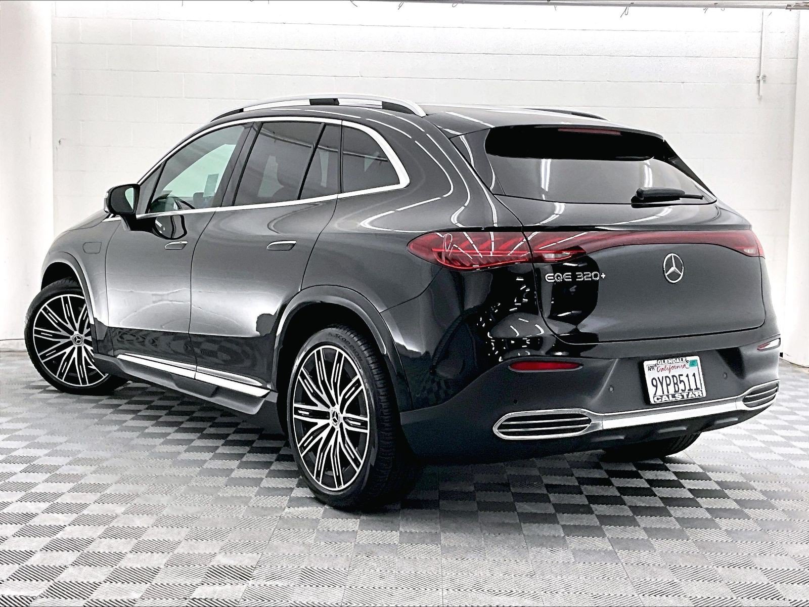 Used 2026 Mercedes-Benz EQE 320+ SUV image 9