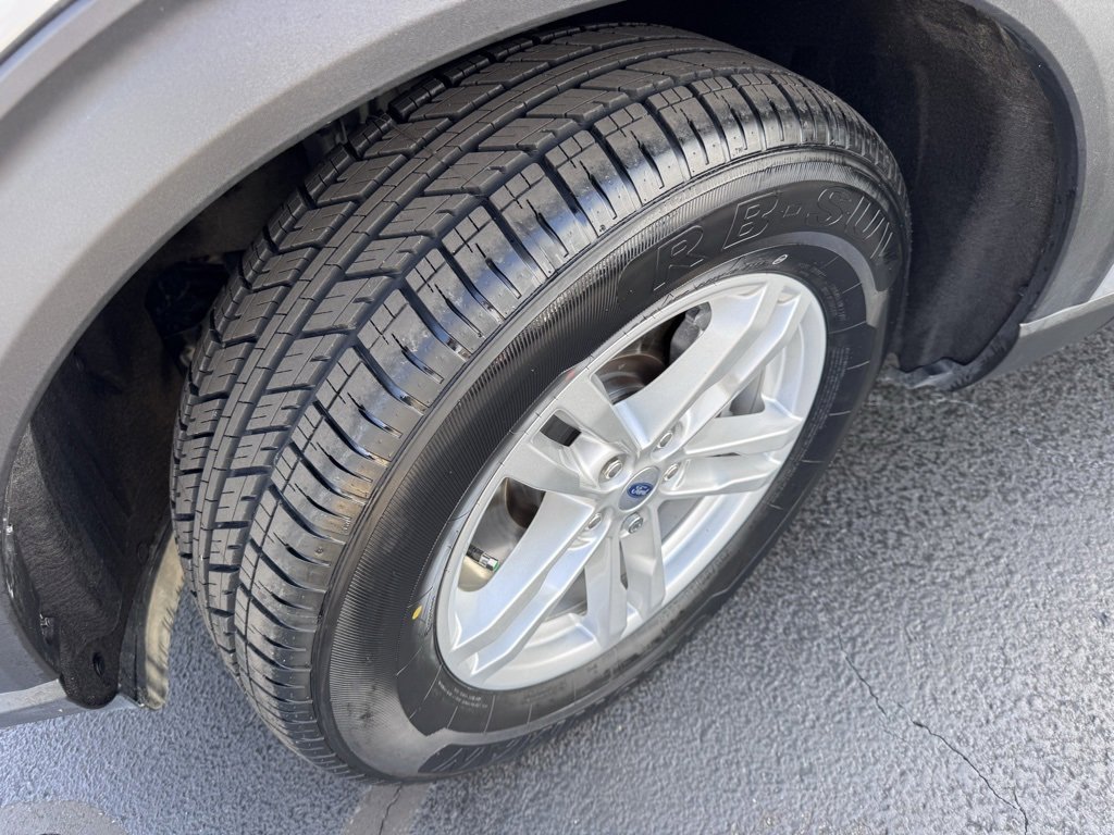 Used 2022 Ford Explorer XLT w/ Equipment Group 202A image 14