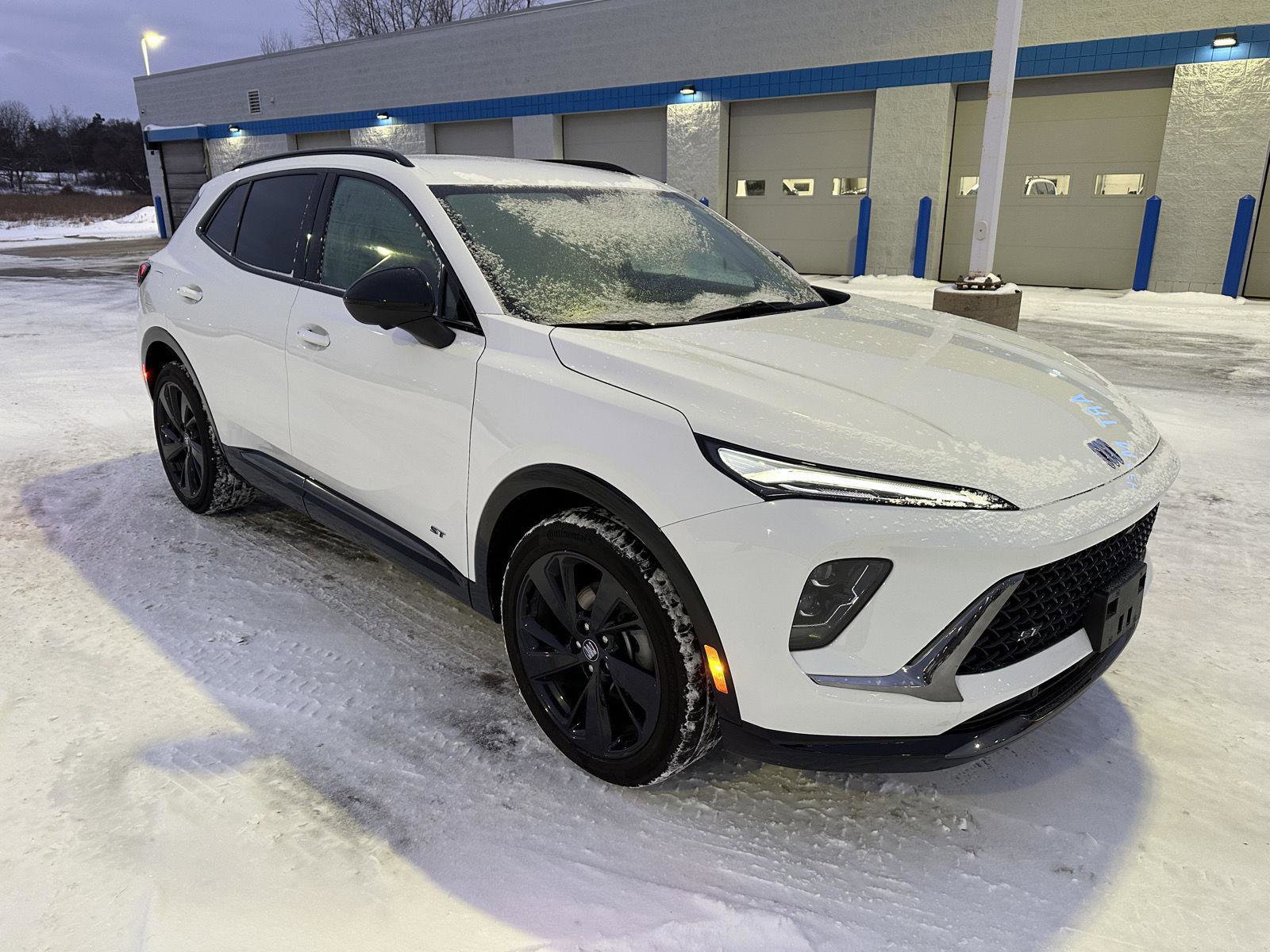 Used 2025 Buick Envision Sport Touring image 11