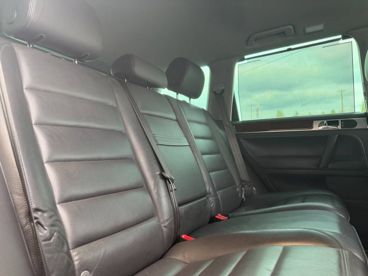 Used 2004 Volkswagen Touareg V8 AWD/4WD image 16