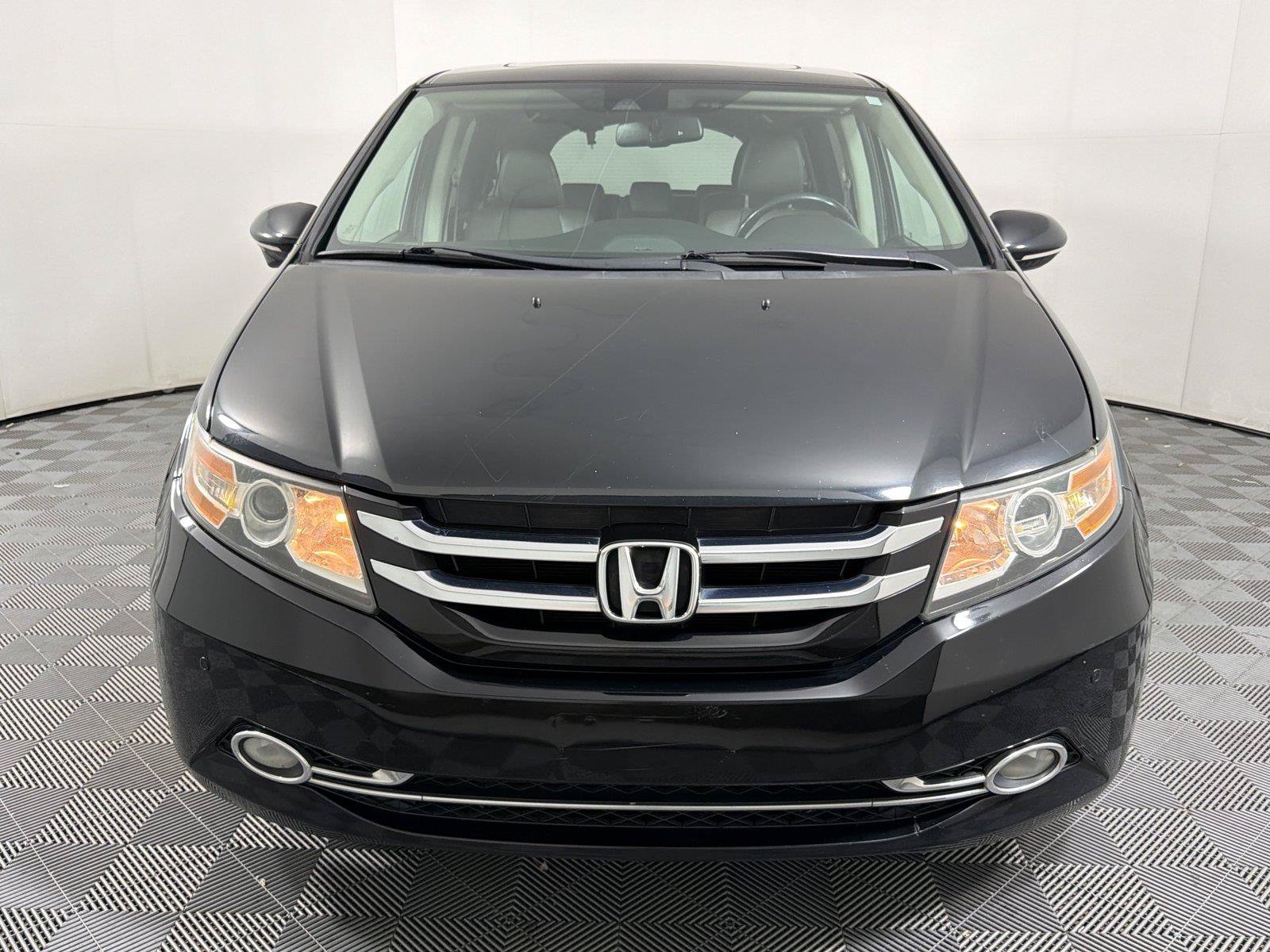 Used 2017 Honda Odyssey Touring image 2