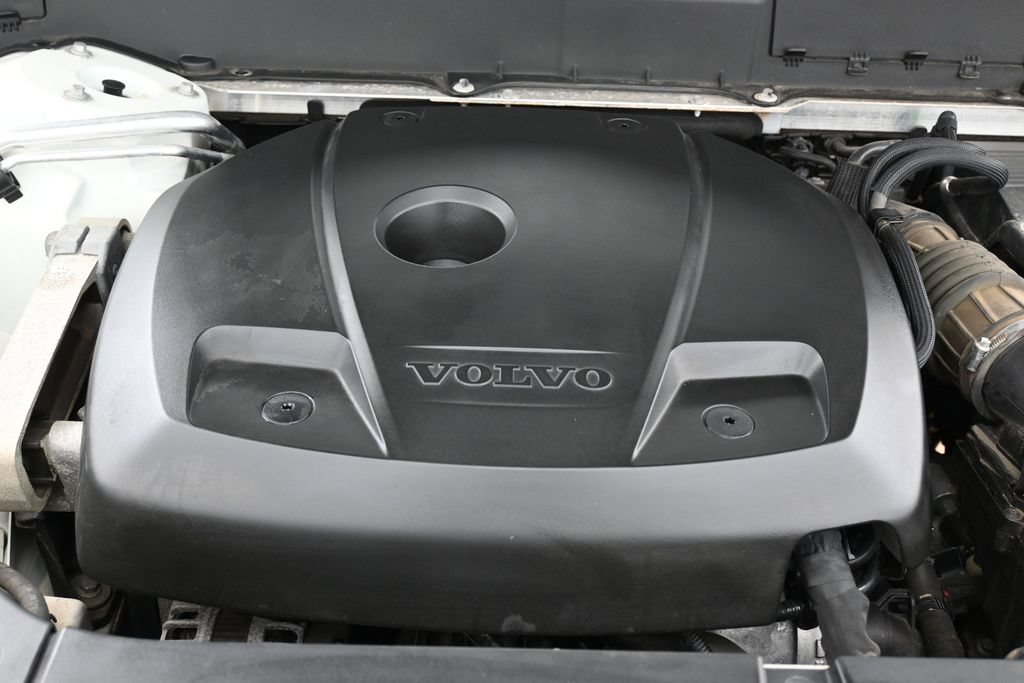 Used 2018 Volvo XC90 T6 Momentum w/ Convenience Package AWD/4WD image 39
