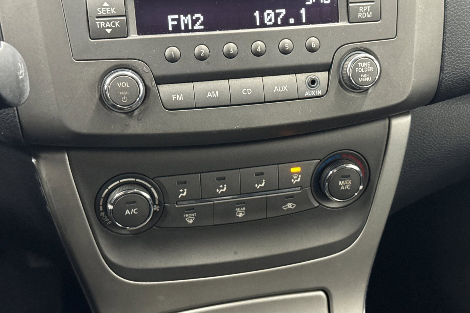 Used 2014 Nissan Sentra SV image 17