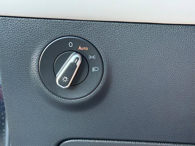 Used 2025 Volkswagen Taos SE image 22