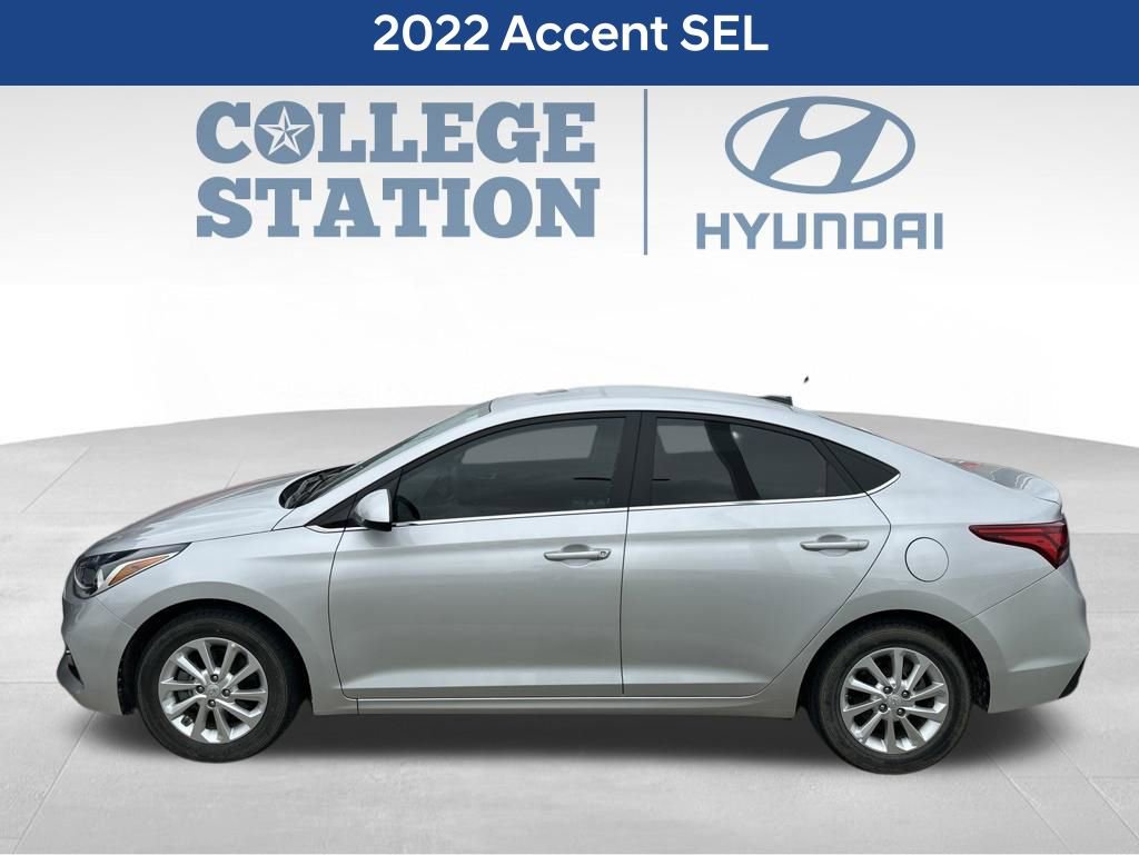 Used 2022 Hyundai Accent SEL w/ Cargo Package FWD image 2