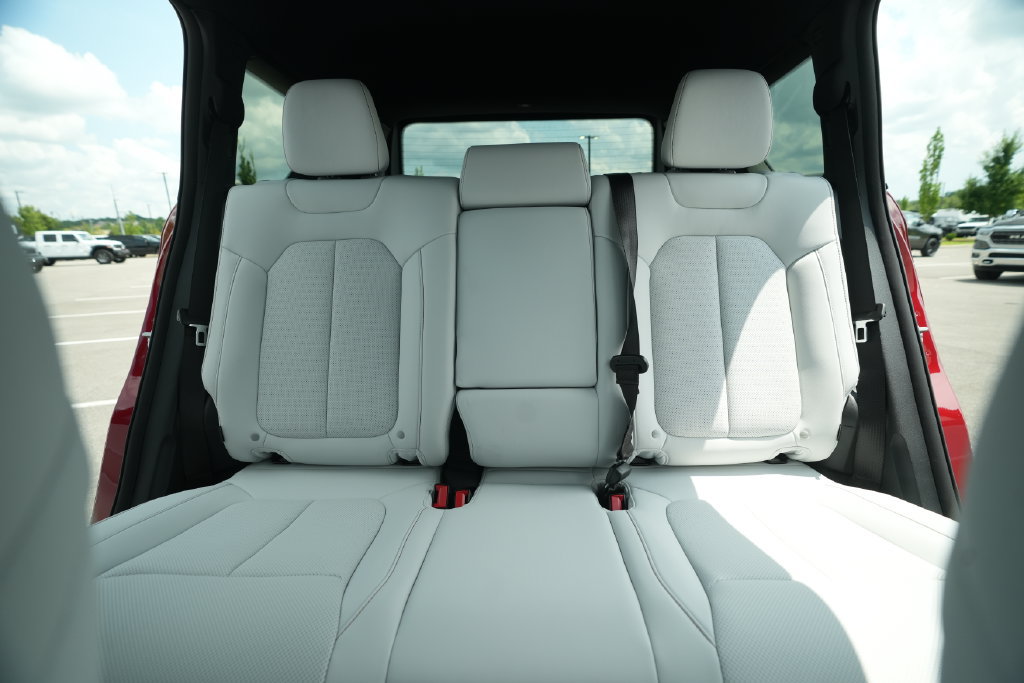New 2026 Jeep Cherokee Limited AWD/4WD image 38