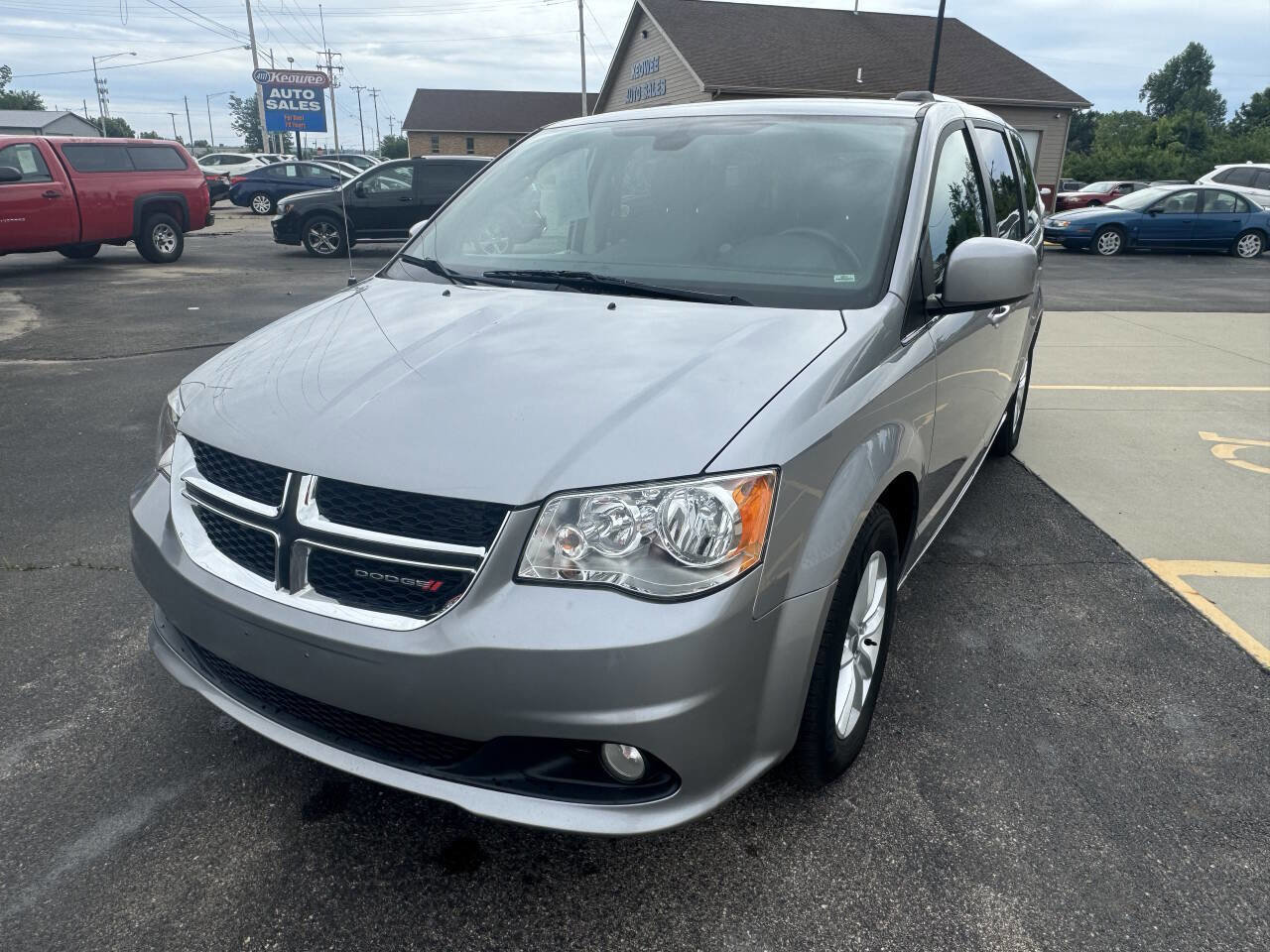 Used 2018 Dodge Grand Caravan SXT FWD image 5