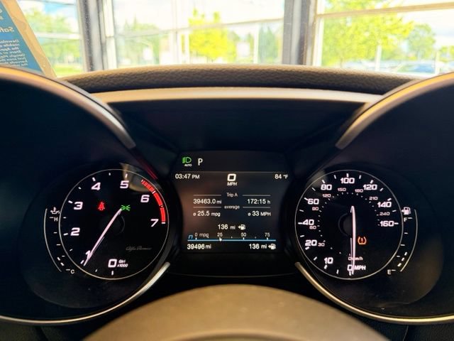 Used 2022 Alfa Romeo Giulia Veloce AWD/4WD image 17