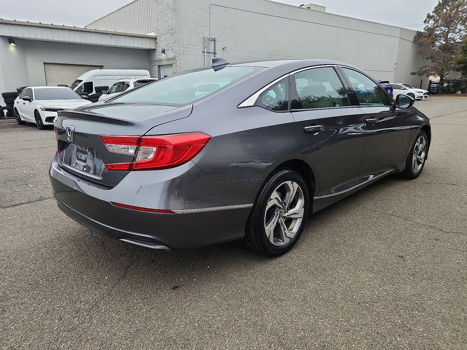 Used 2018 Honda Accord EX-L image 5