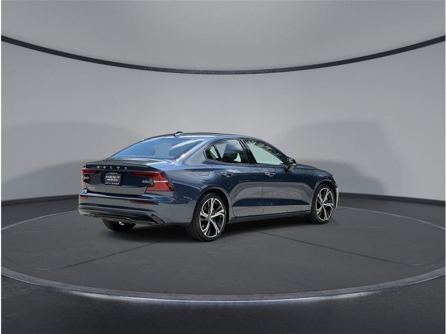 Used 2024 Volvo S60 B5 Core AWD/4WD image 14
