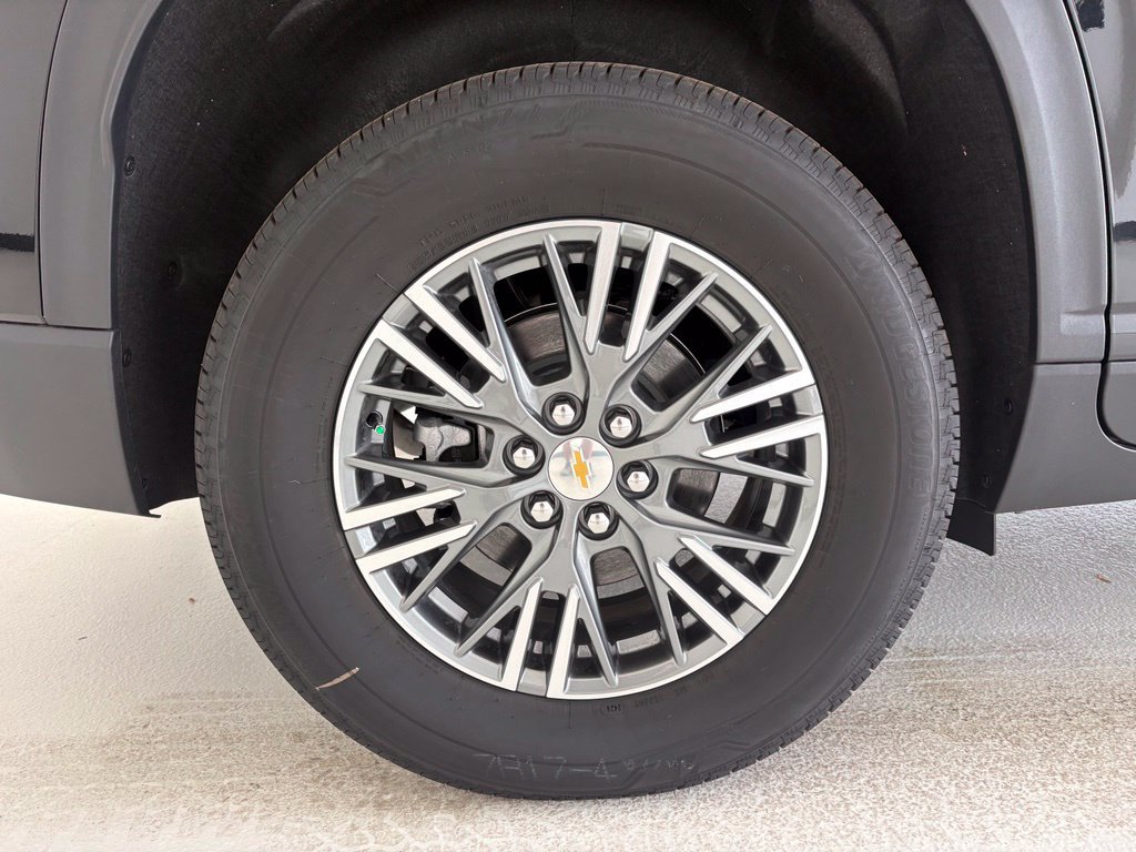 New 2027 Chevrolet Traverse LT FWD image 19