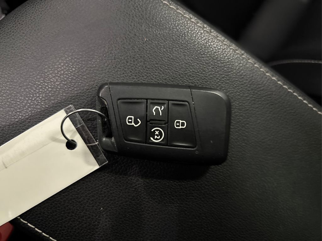 Used 2022 Volkswagen Tiguan SE image 33