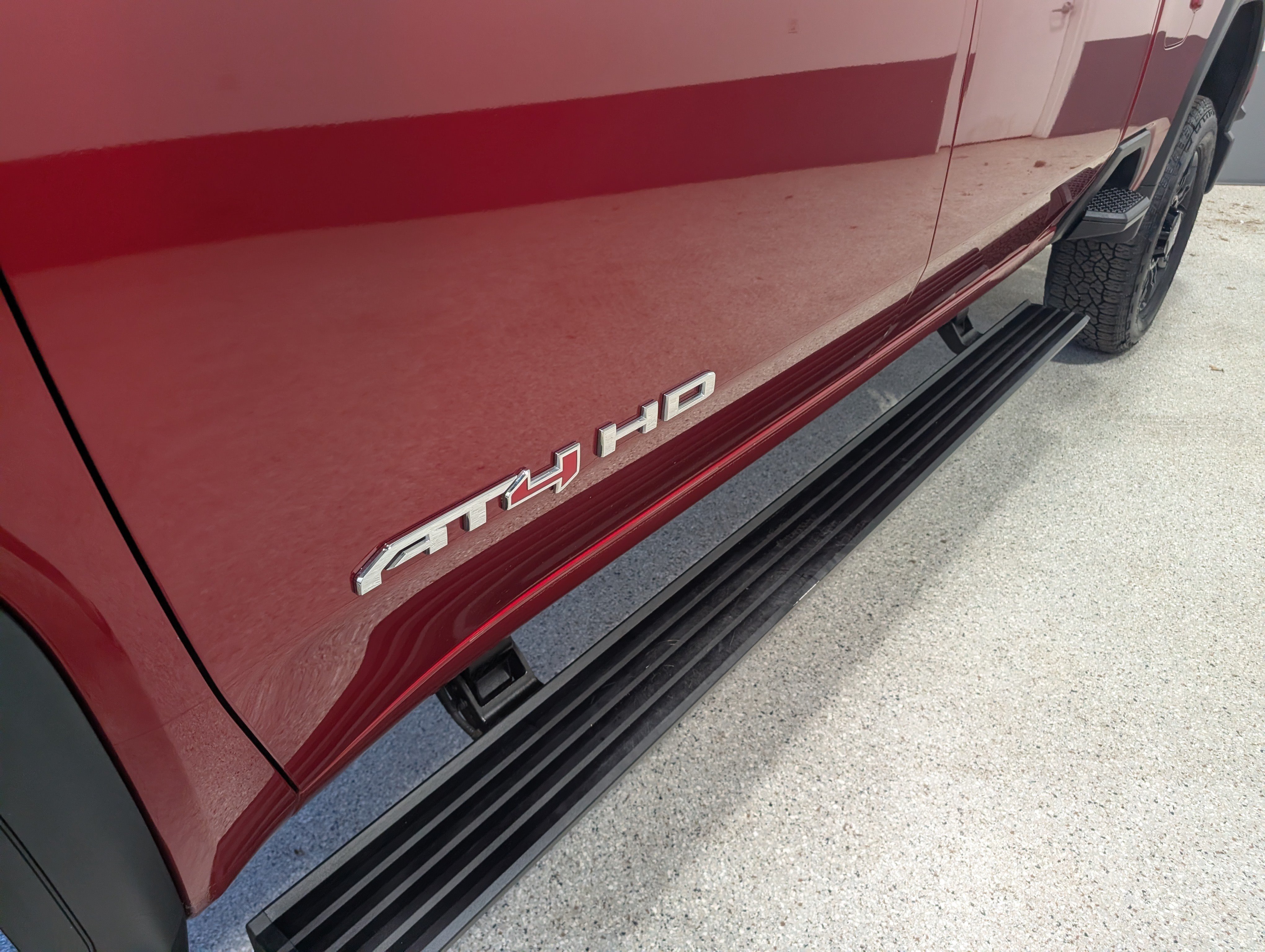 Used 2024 GMC Sierra 2500 AT4 w/ AT4 Premium Plus Package AWD/4WD image 9