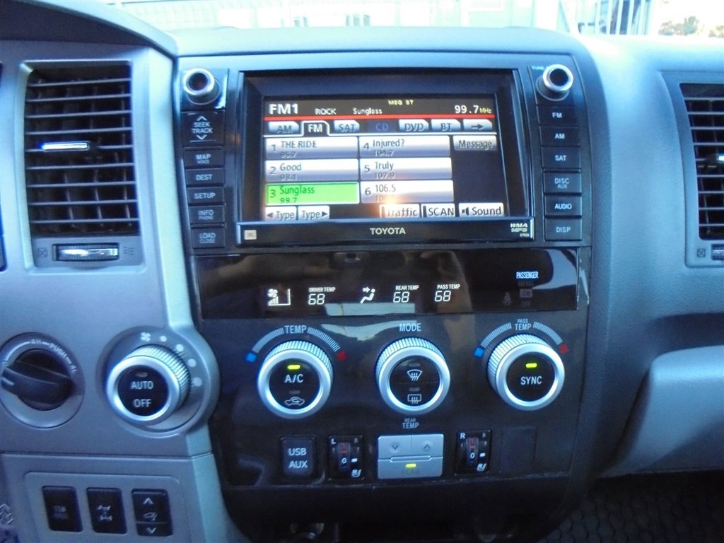 Used 2012 Toyota Sequoia Platinum image 37