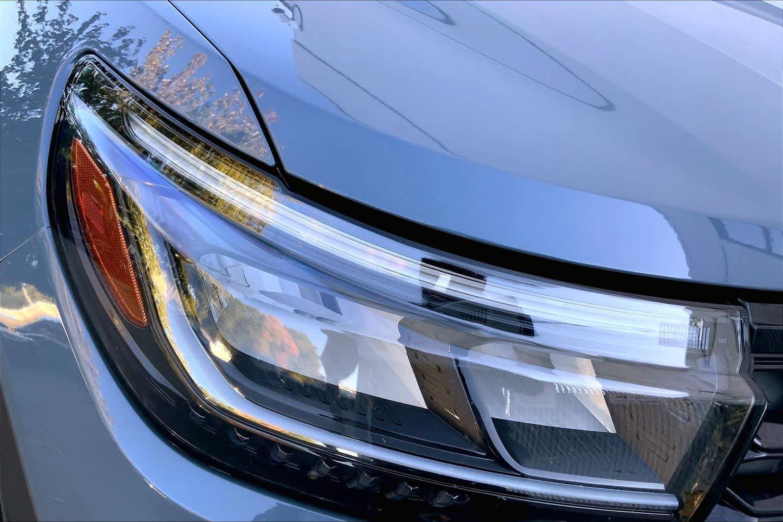 Used 2025 Ford Explorer ST-Line w/ Premium Package AWD/4WD image 27