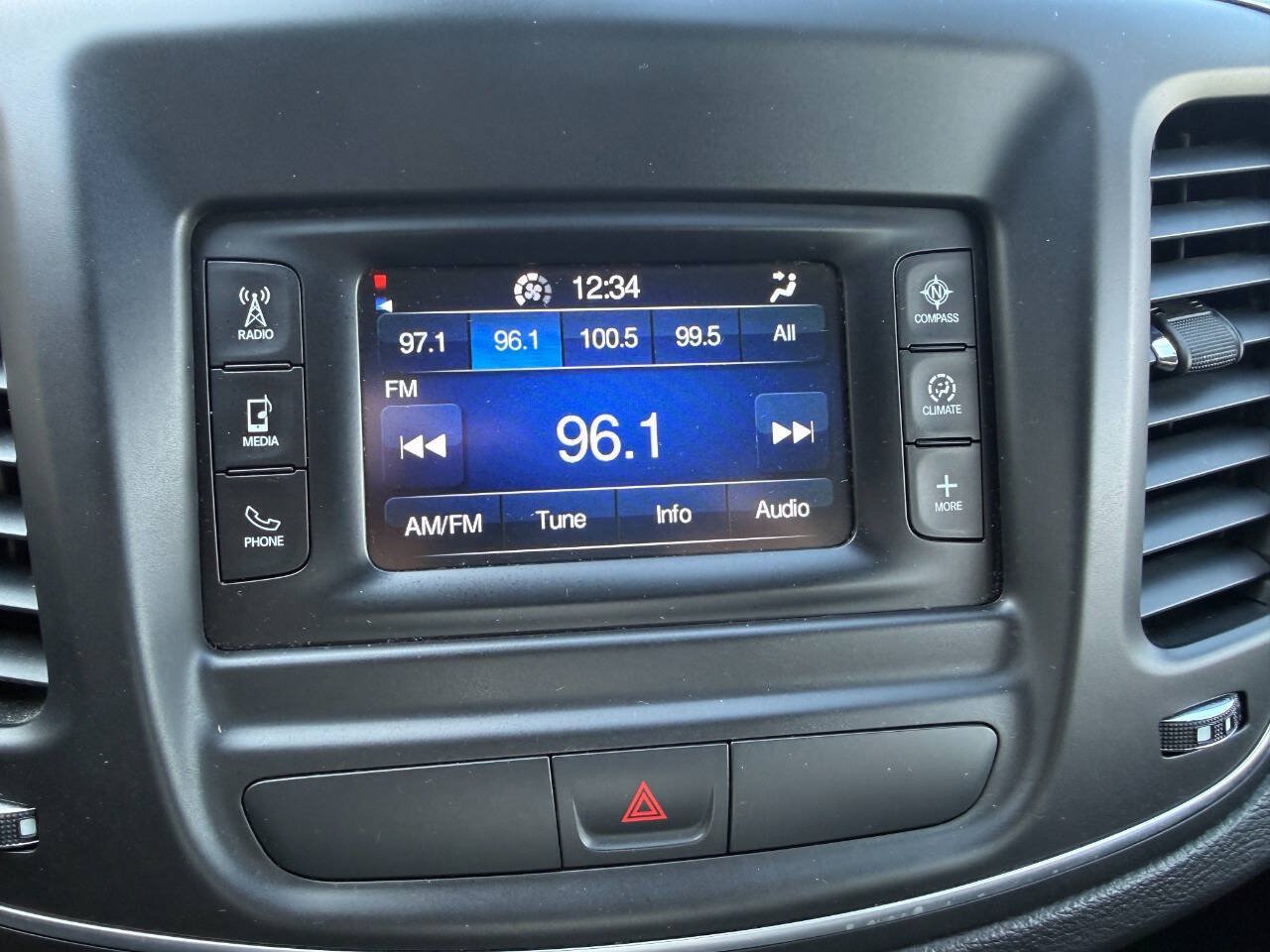 Used 2015 Chrysler 200 Limited FWD image 17