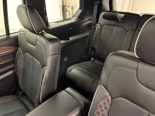 Used 2024 Jeep Grand Cherokee L Summit w/ High Altitude Package AWD/4WD image 18