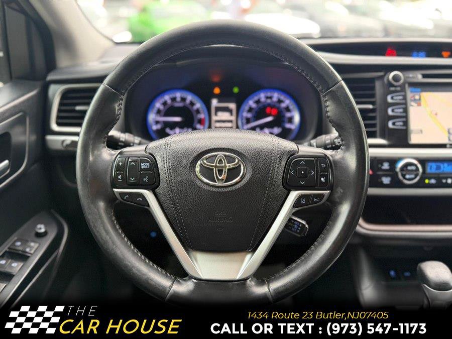 Used 2018 Toyota Highlander XLE w/ Protection Package #3 AWD/4WD image 27