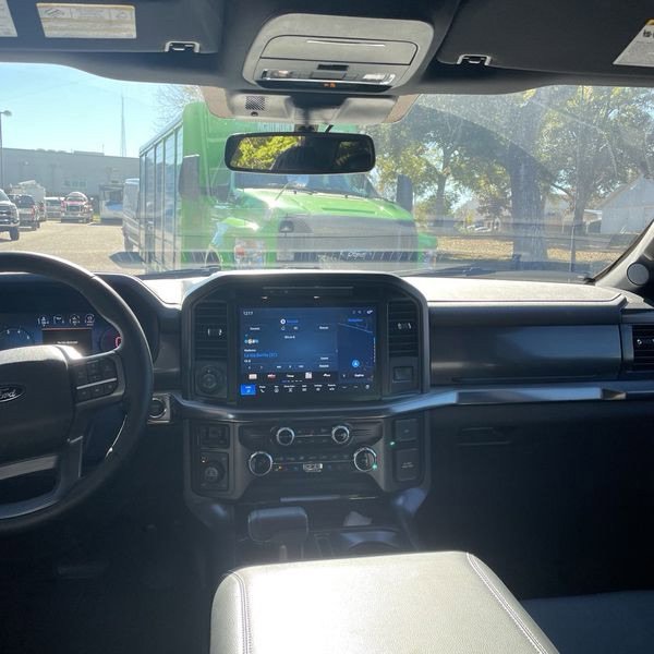 Used 2025 Ford F150 Lariat w/ Equipment Group 501A Mid image 18