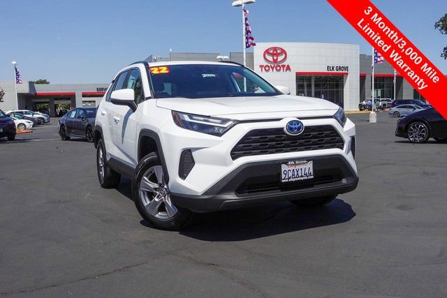Used 2022 Toyota RAV4 XLE image 2