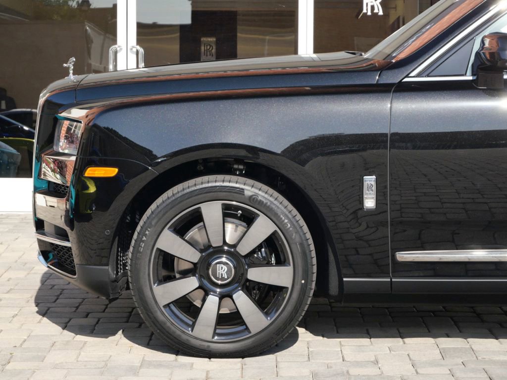Used 2023 Rolls-Royce Cullinan AWD/4WD image 12