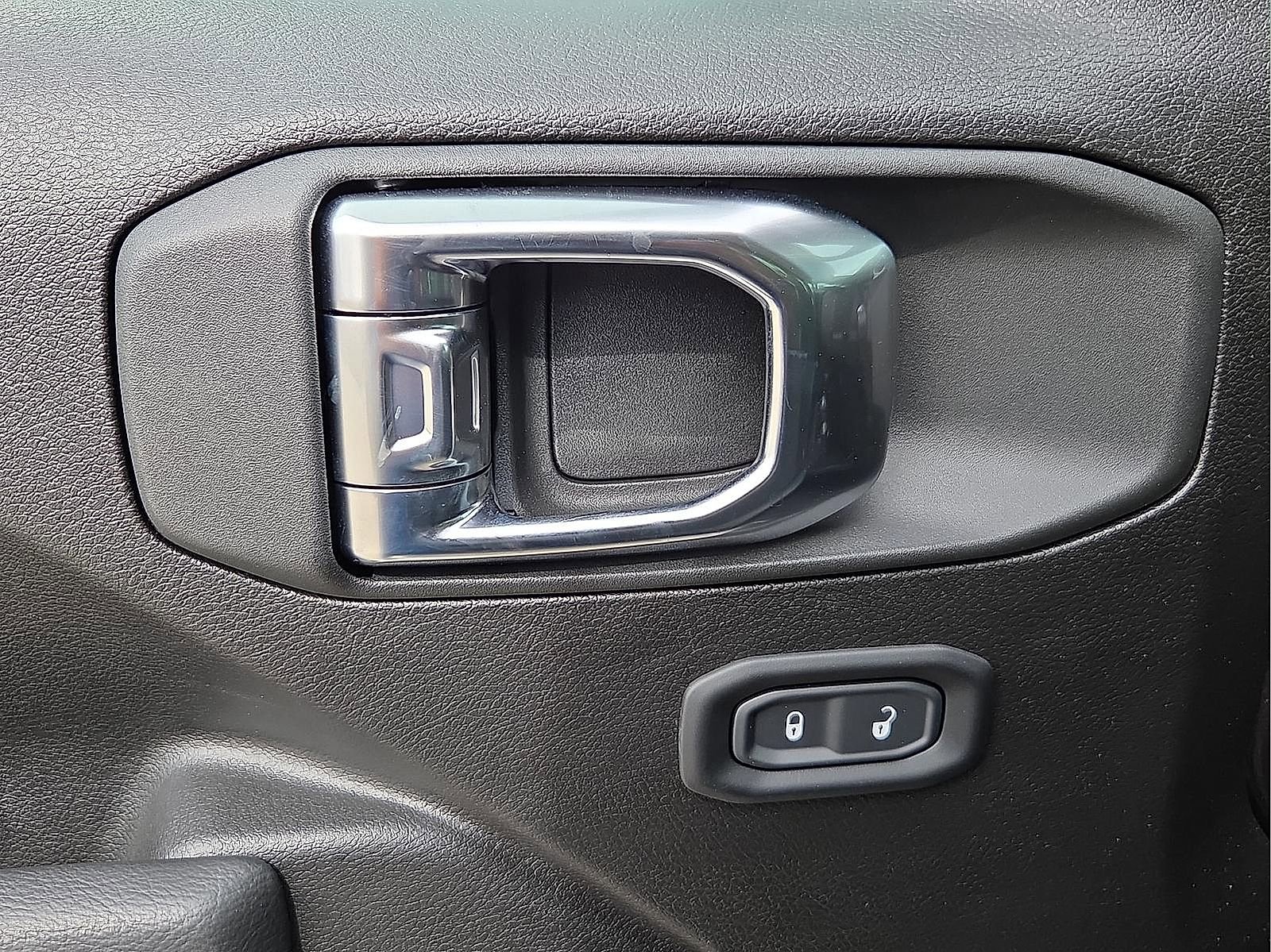 New 2025 Jeep Gladiator Sport image 13