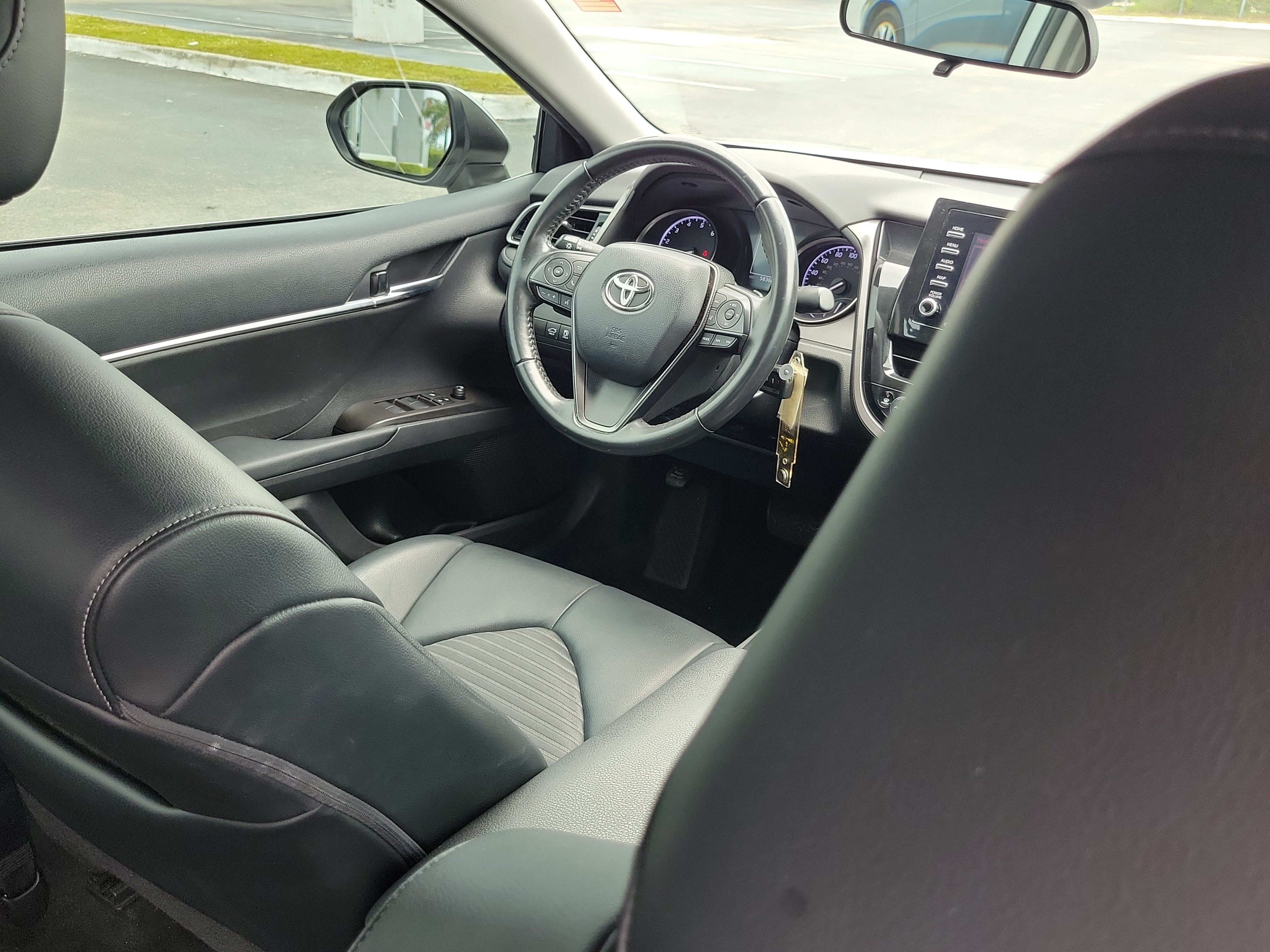 Used 2022 Toyota Camry SE FWD image 14