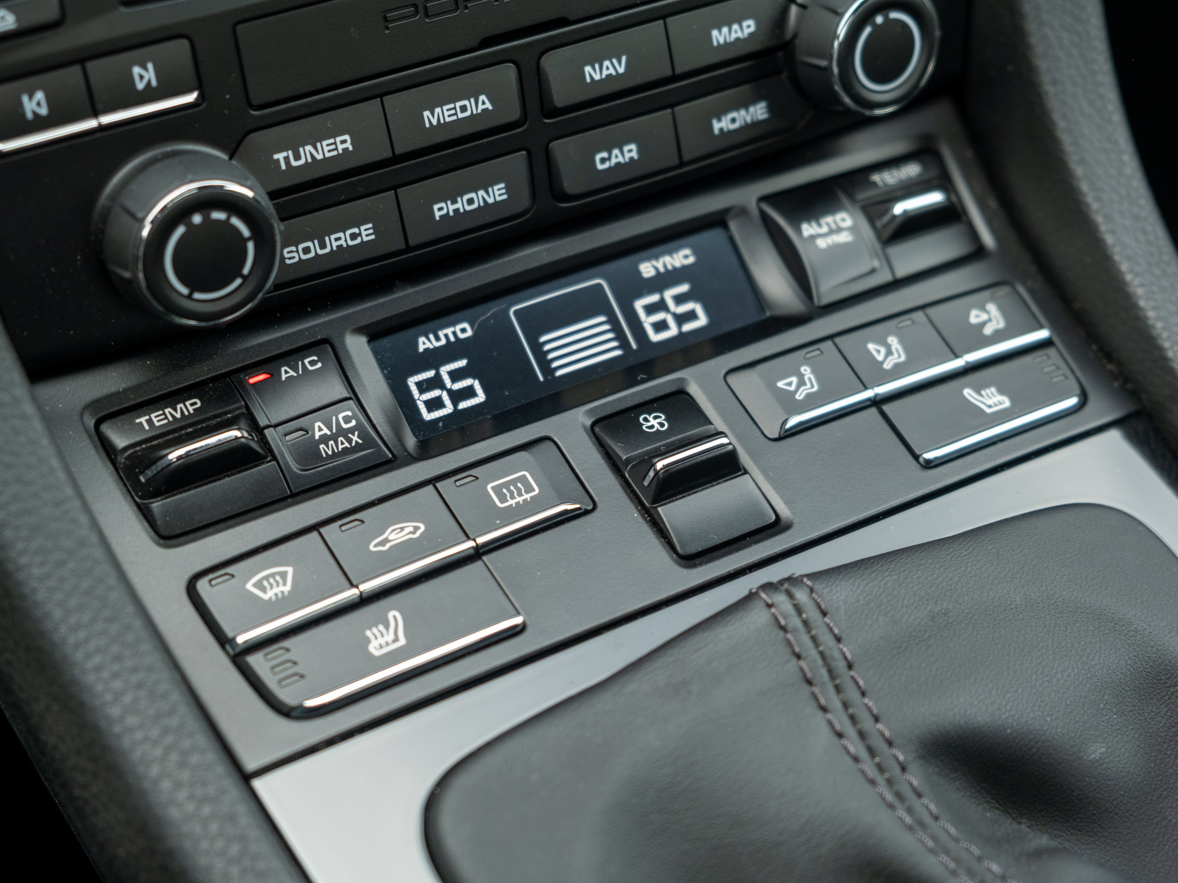 Certified 2019 Porsche 911 Carrera T RWD image 33