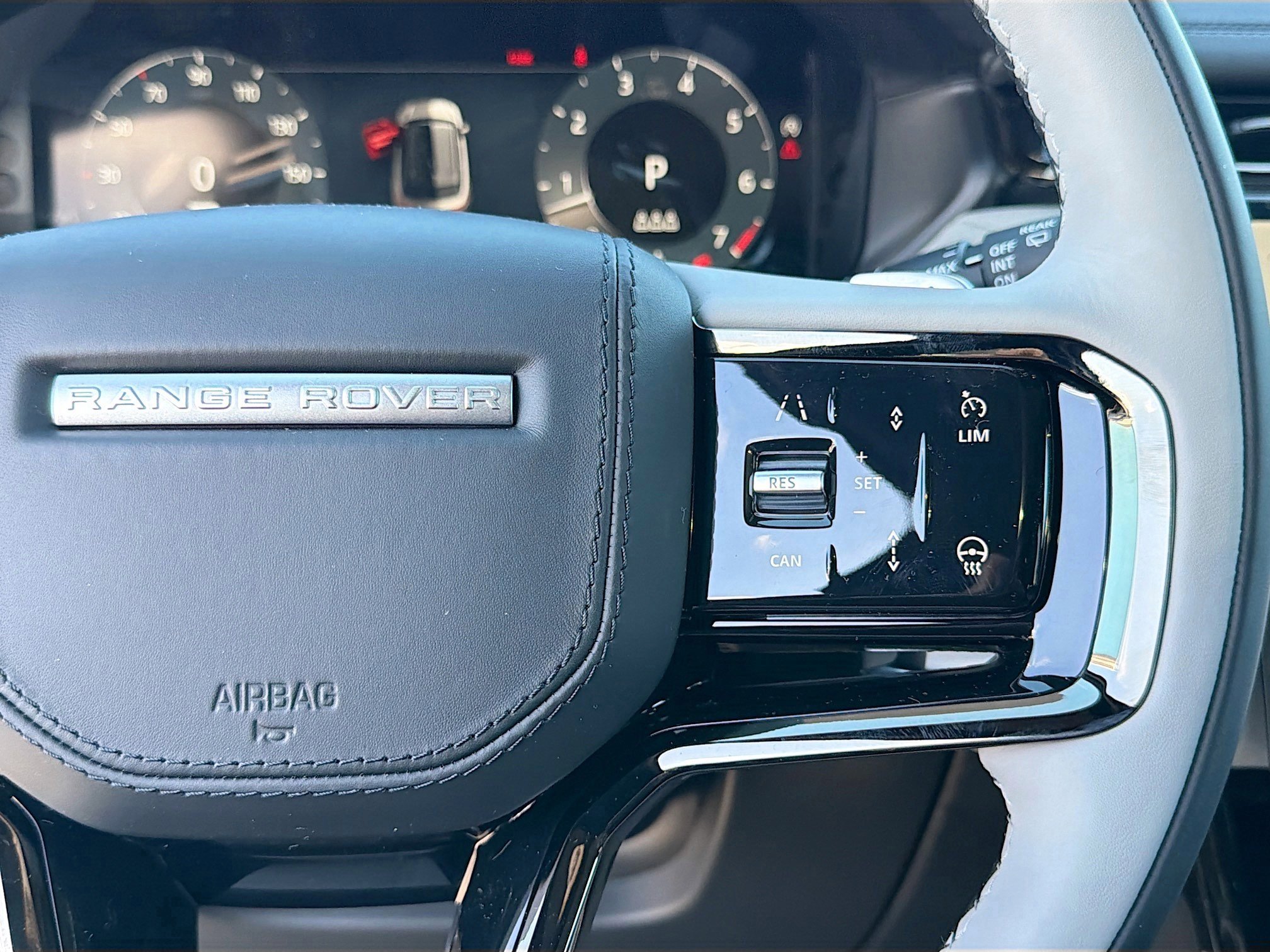 New 2026 Land Rover Range Rover Velar Dynamic SE image 38