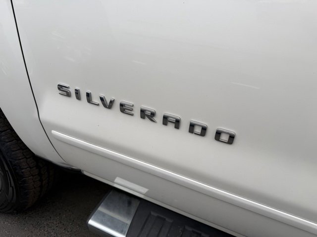 Used 2018 Chevrolet Silverado 1500 LT w/ LT Eassist Package image 9