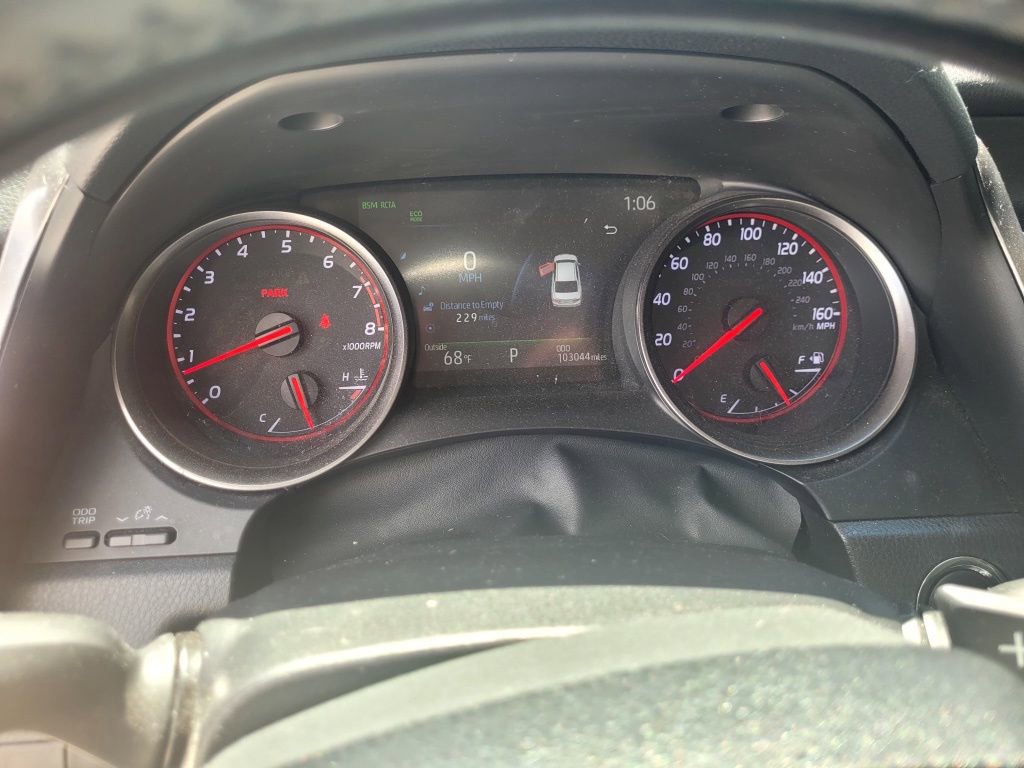 Used 2021 Toyota Camry XSE image 11