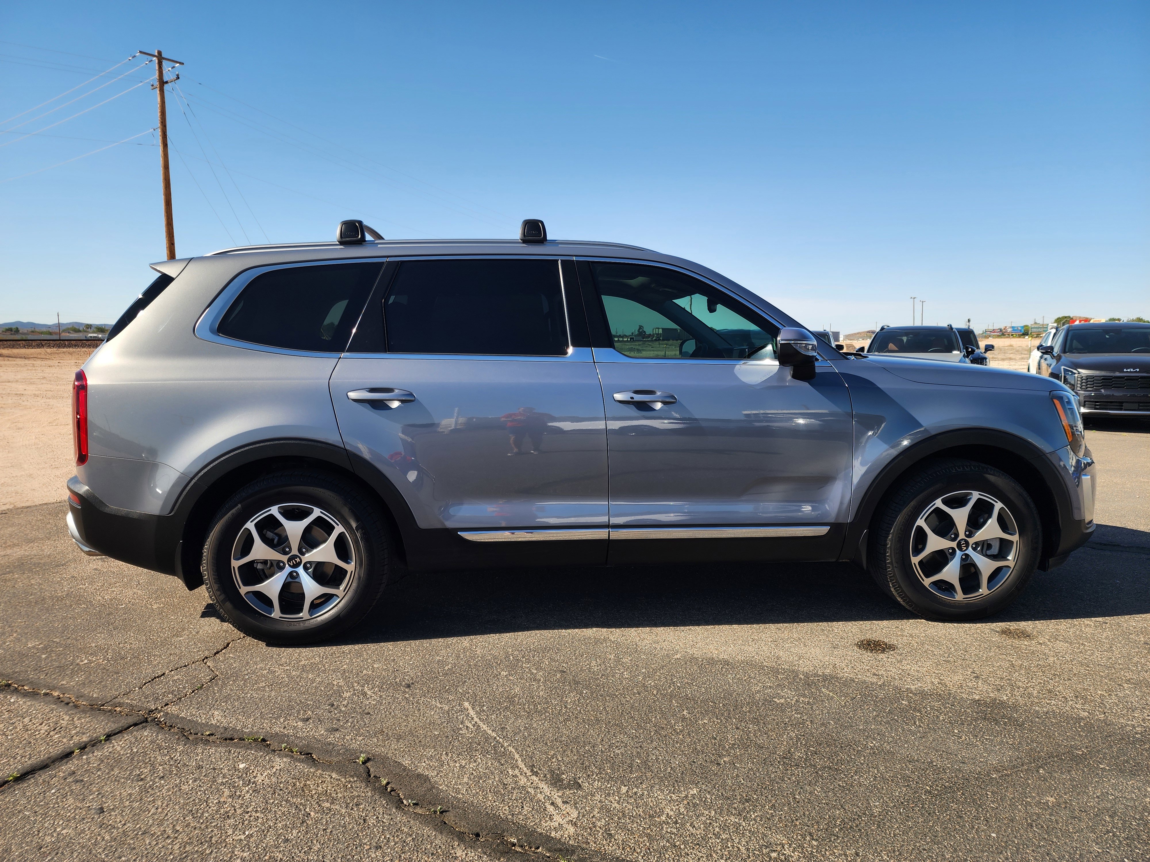 Used 2020 Kia Telluride EX w/ Towing Package FWD image 4