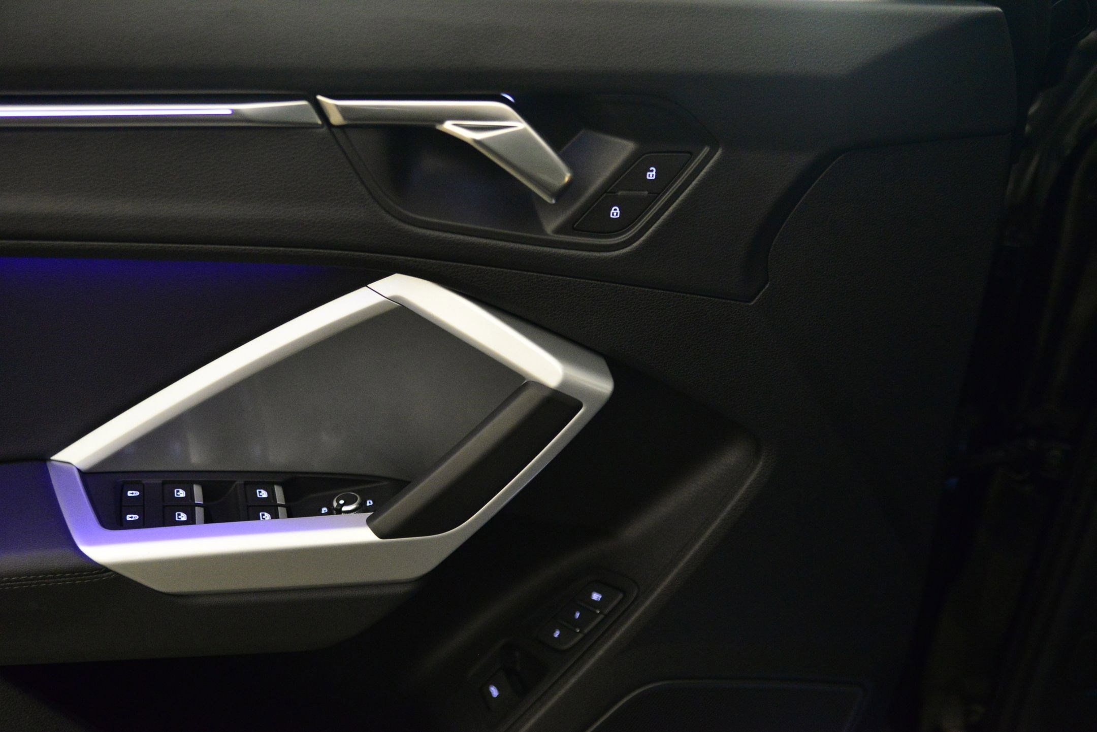 Certified 2025 Audi Q3 2.0T Premium Plus w/ Premium Plus Package image 9