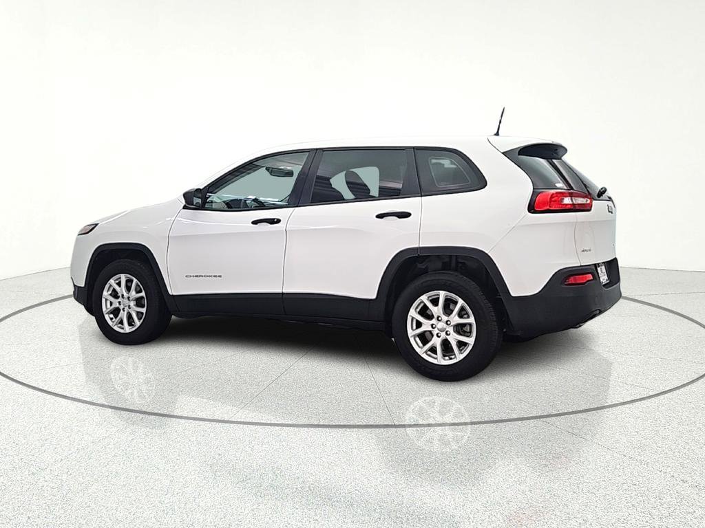 Used 2017 Jeep Cherokee Sport image 6
