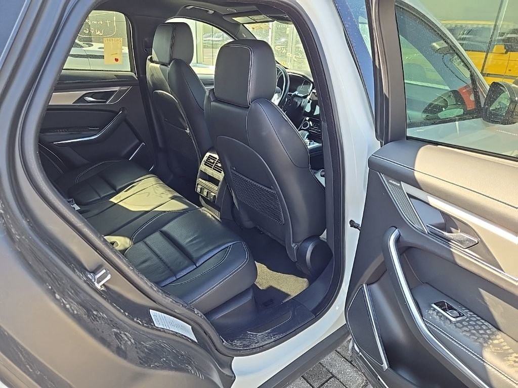 Certified 2024 Jaguar F-PACE R-Dynamic S image 19