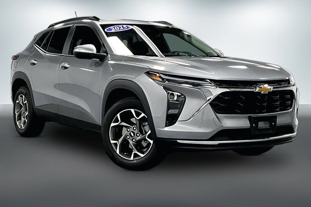 Used 2025 Chevrolet Trax LT