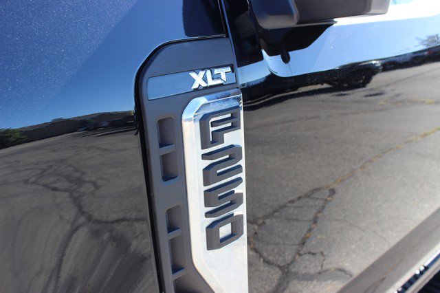 Used 2023 Ford F250 XLT w/ Camper Package image 3