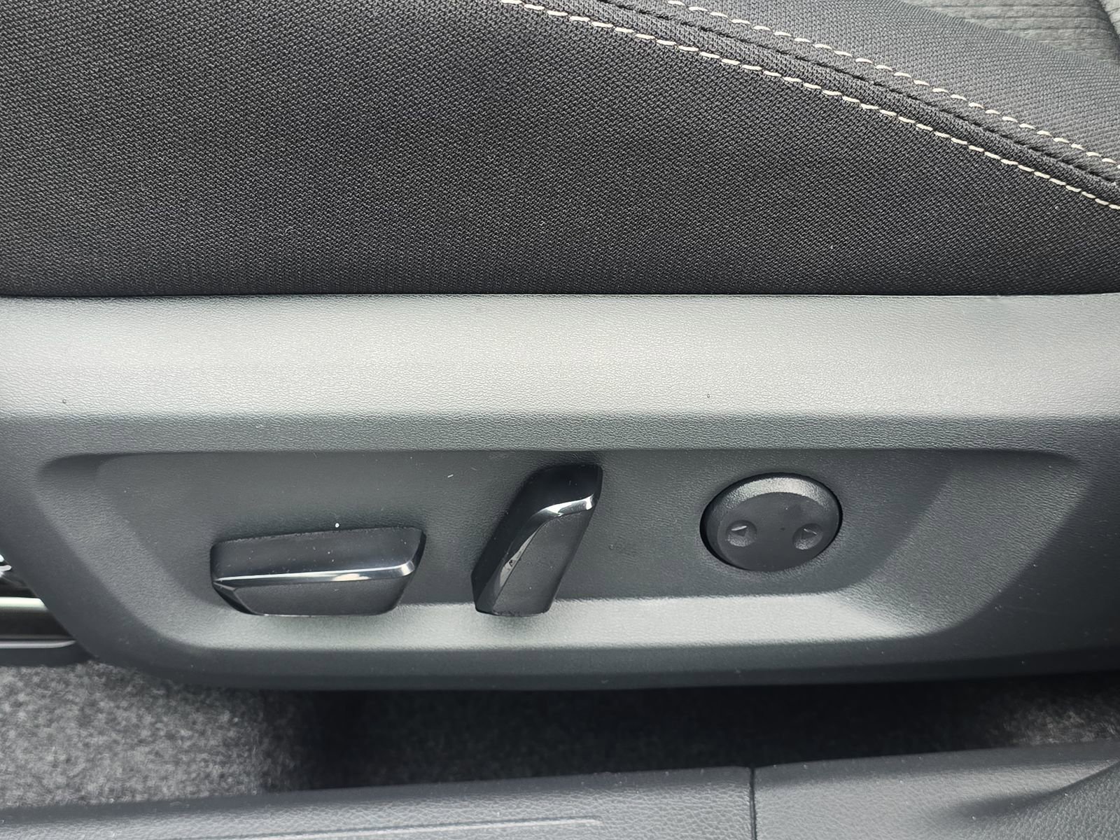 New 2026 Nissan Rogue SV image 13