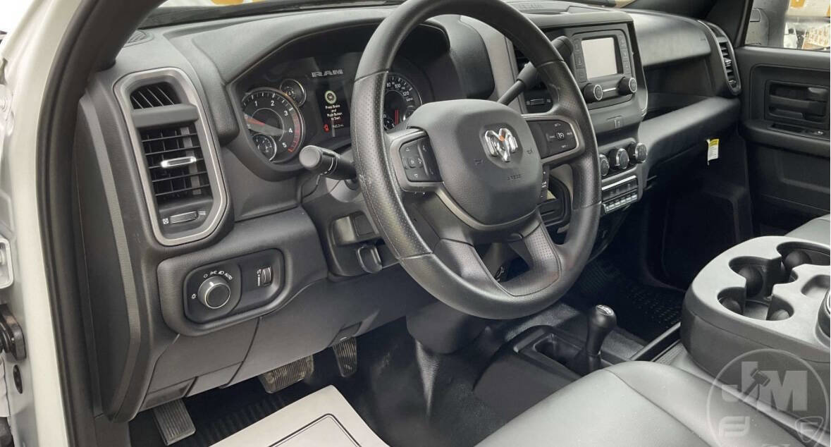 Used 2024 RAM 5500 Tradesman w/ Chrome Appearance Group image 8