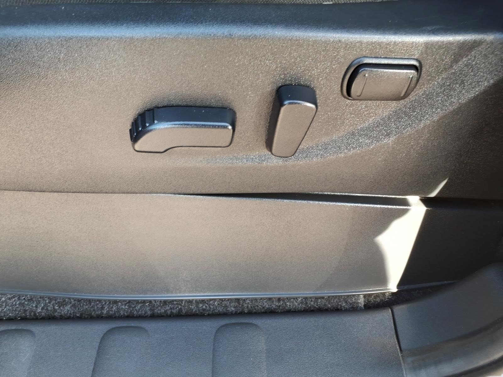 Used 2026 Nissan Frontier PRO-4X AWD/4WD image 16