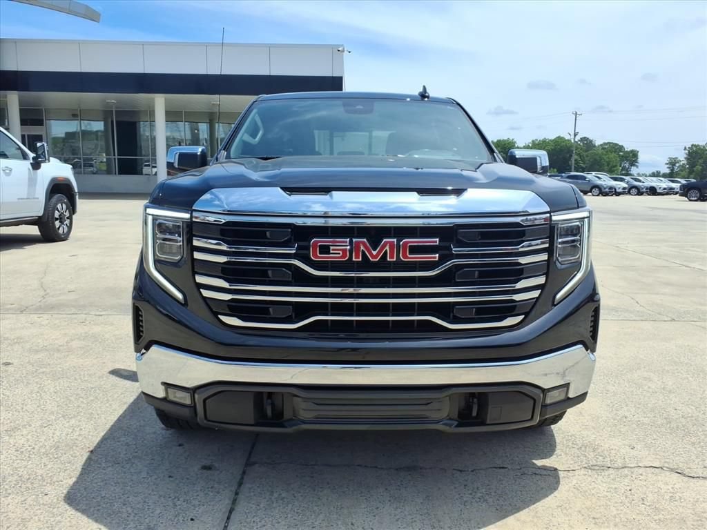Used 2024 GMC Sierra 1500 SLT w/ SLT Premium Package AWD/4WD image 2
