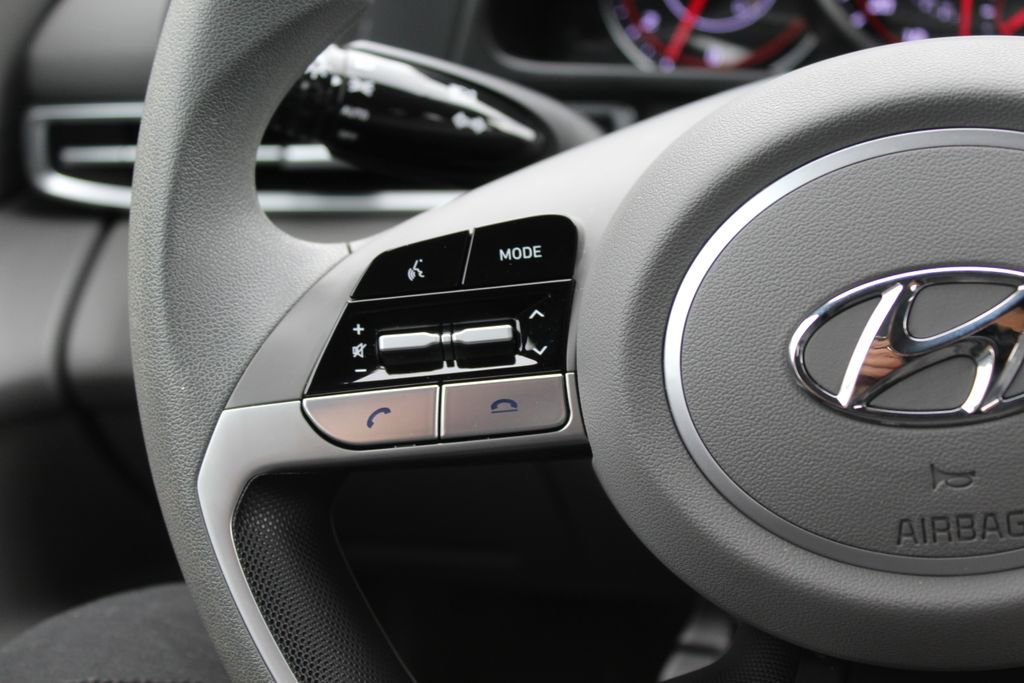 Used 2024 Lincoln Corsair AWD w/ Equipment Group 101A image 11