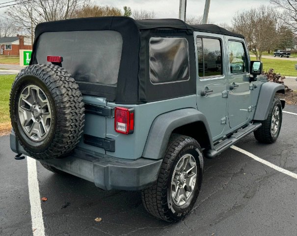 Used 2015 Jeep Wrangler Unlimited Rubicon w/ Connectivity Group image 20