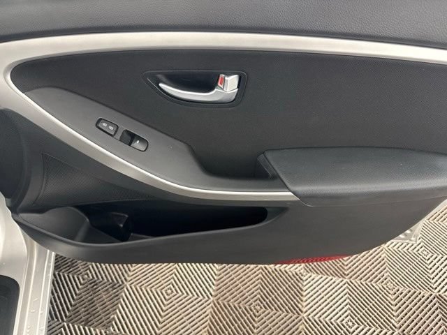 Used 2016 Hyundai Elantra GT FWD image 20