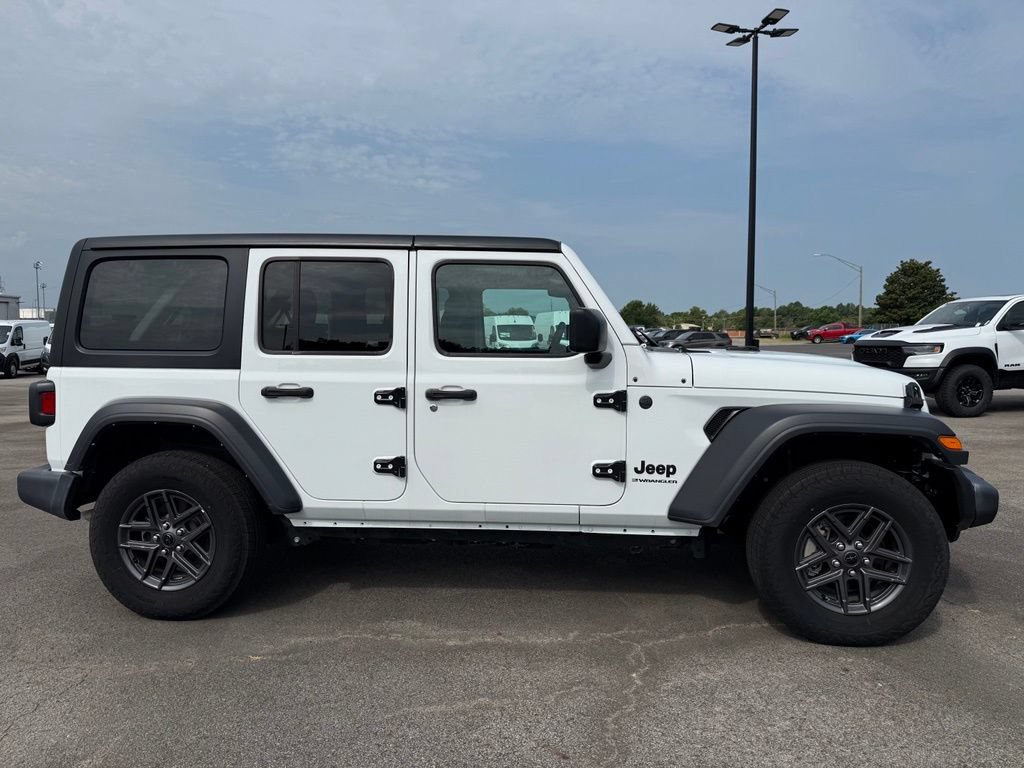 Used 2024 Jeep Wrangler Unlimited Sport AWD/4WD image 9